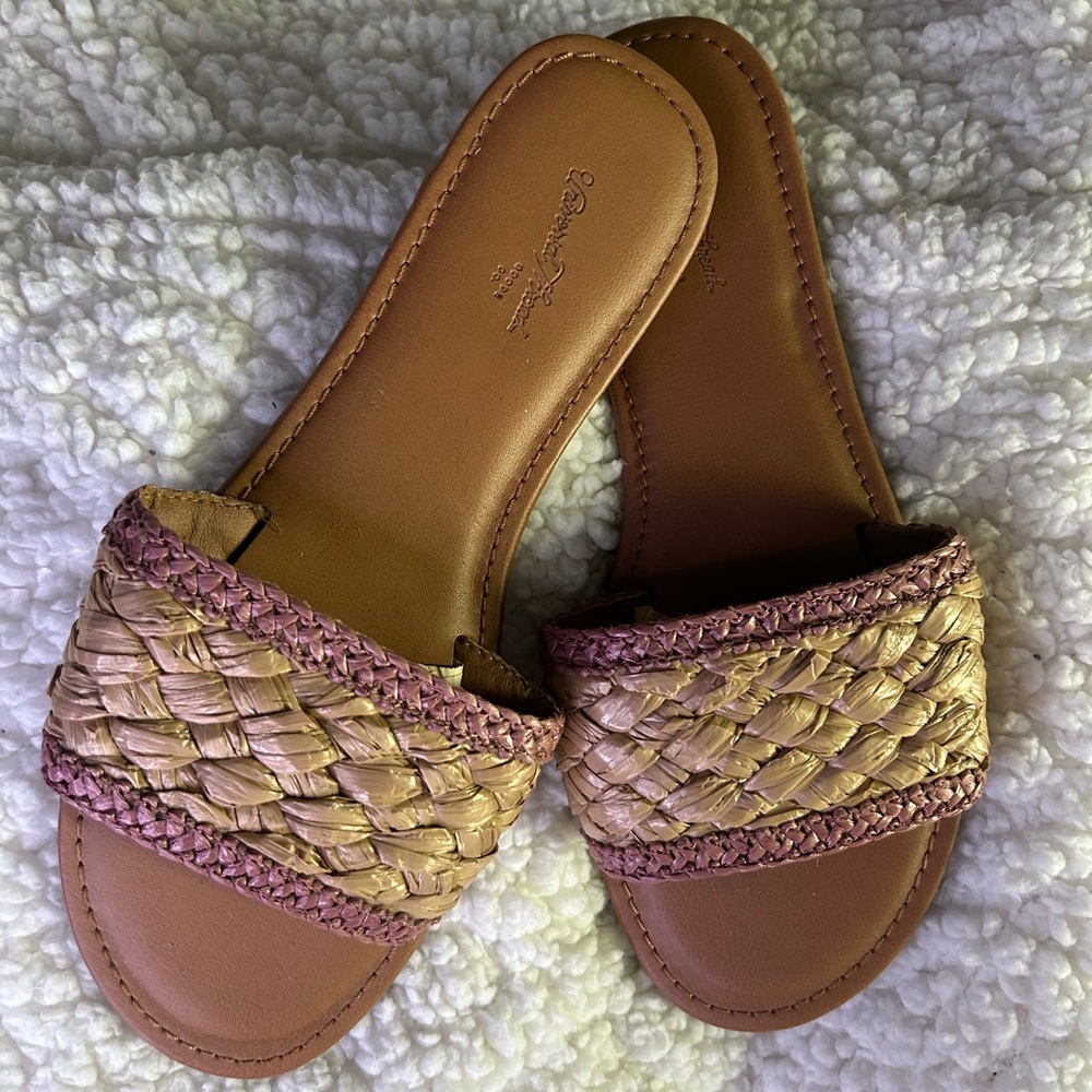 Universal Thread Tan and Mauve Woven Sandals